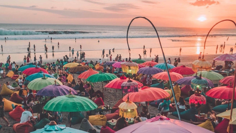 Image BALI KELEBIHAN TURIS, GOOD NEWS ATAU BAD NEWS?