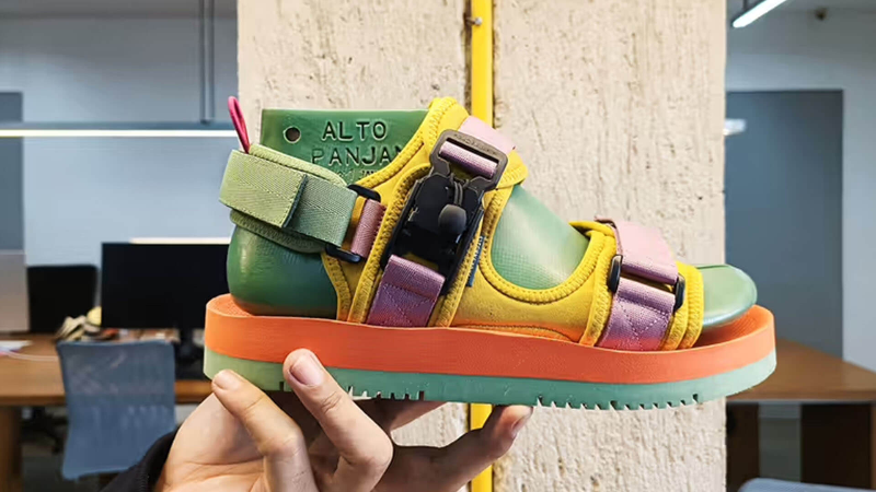 Image HIJACK SANDALS, BRAND LOKAL PERTAMA BUKA STORE DI SHIBUYA